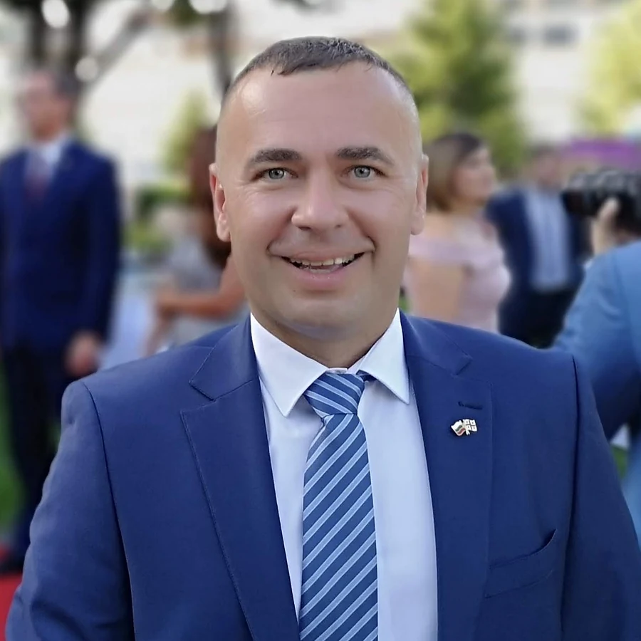 Honorary Consul Yuliy Nushev
